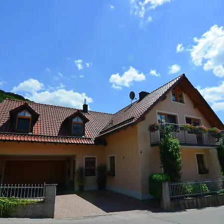 Homely In Prunn Near Forest With Bbq Appartamento Riedenburg