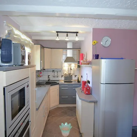 Homely In Prunn Near Forest With Bbq Appartamento *
