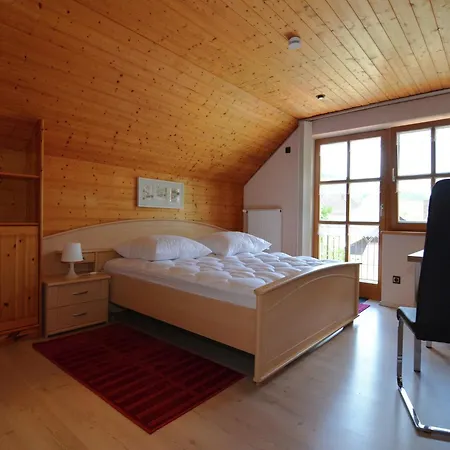 Homely In Prunn Near Forest With Bbq Appartamento